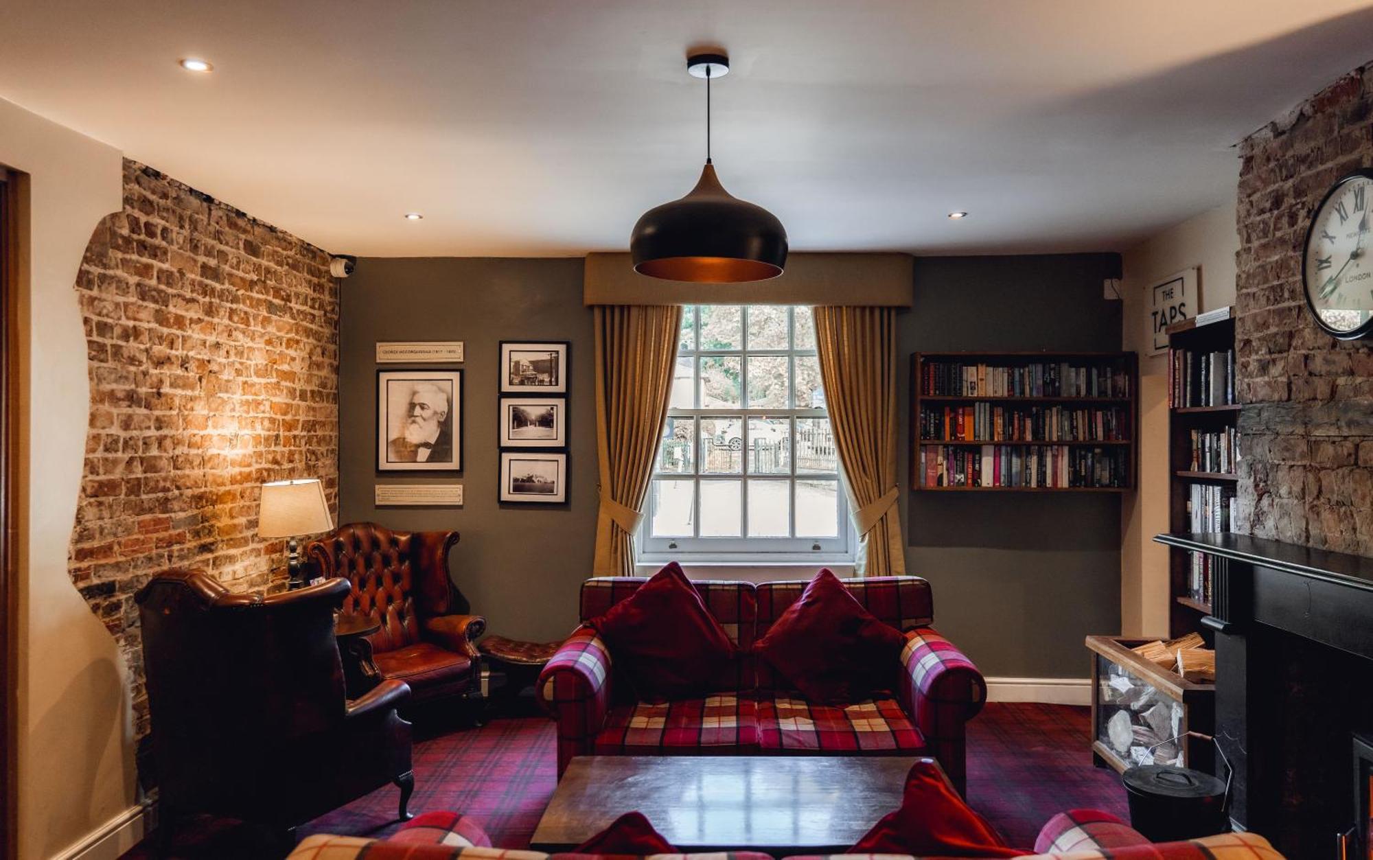 The Kirkfield Hotel Newton-le-Willows Exterior foto